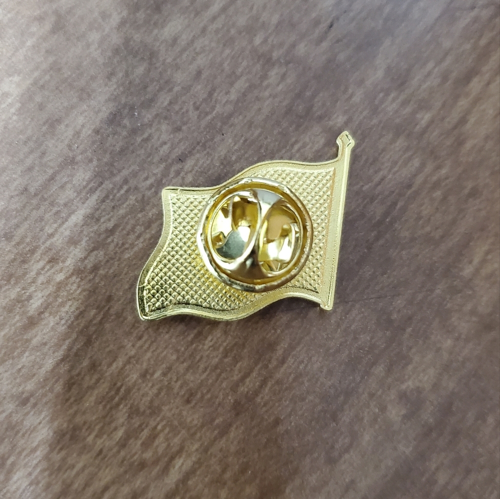 American Flag Lapel Pins, Unisex - Picture 4 of 7